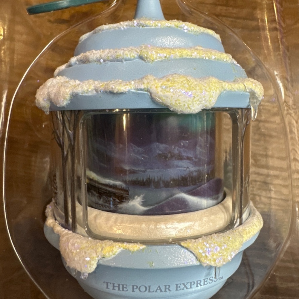 Hallmark Keepsake The Polar Express Journey of the Train Ornament.​​​